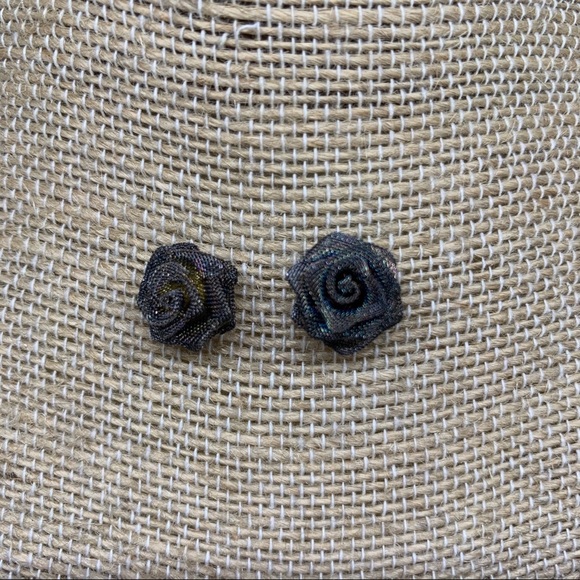 Vintage Metal Mesh Silver Rose Post Earrings - Picture 3 of 3